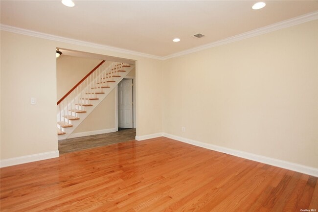 Building Photo - 31 Clement St