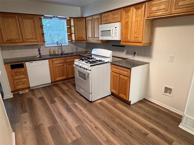 Foto del edificio - 9027 Cardella Ave