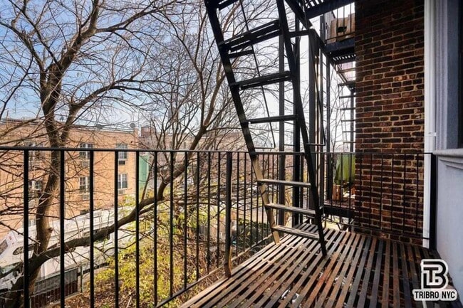 Photo - 3 bedroom in ASTORIA NY 11106 Apartment