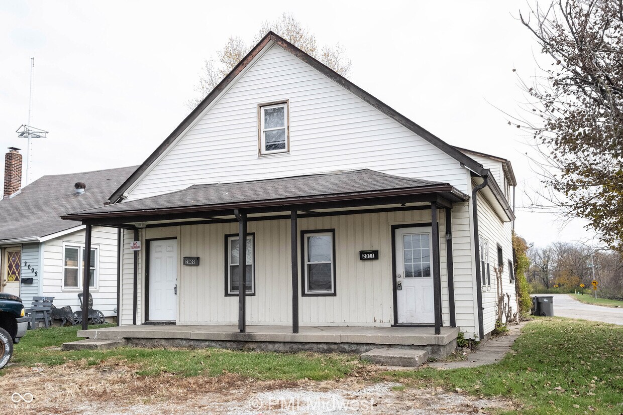 Primary Photo - 2011 Applegate St