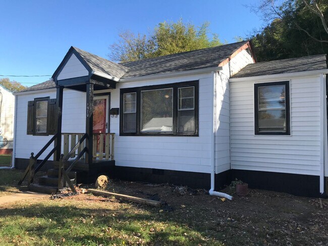 Building Photo - 3 bedroom house in Henrico! All electric c...