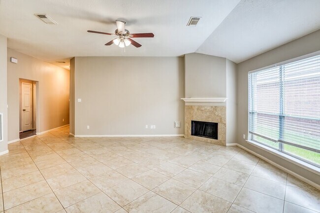 Foto del edificio - 6614 High Stone Ln
