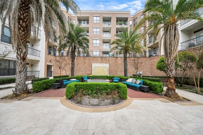 Building Photo - 6363 San Felipe St