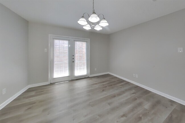 Building Photo - 16027 Hidden Acres Dr