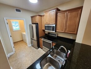 Building Photo - 468 Bouchelle Dr