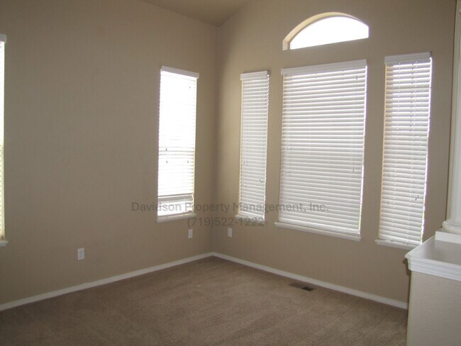 Building Photo - Stunning 4 Bedroom House in Wolf Ranch