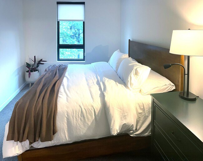 Building Photo - Perfect for Professionals | Furnished 1-Bedroom w/ Utilities Included – Leavenworth Lofts