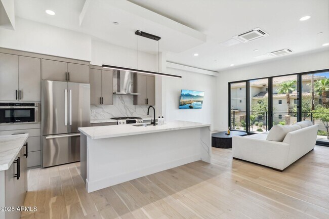 Building Photo - 1501 N Miller Rd