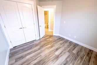 Building Photo - 668 E Moray Hill Ct