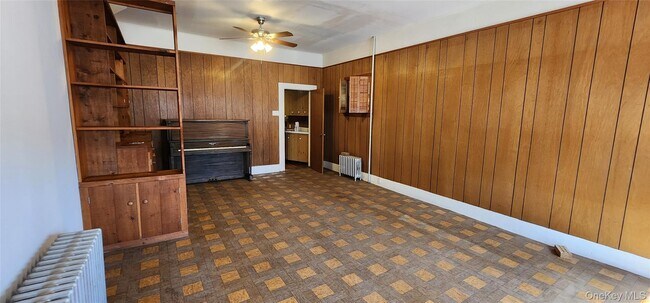 Building Photo - 40 King St