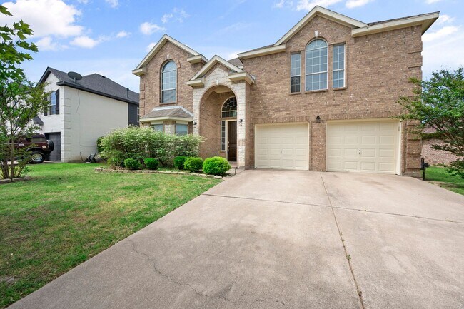 Foto del edificio - Grand Mansfield Home with newly renovated ...