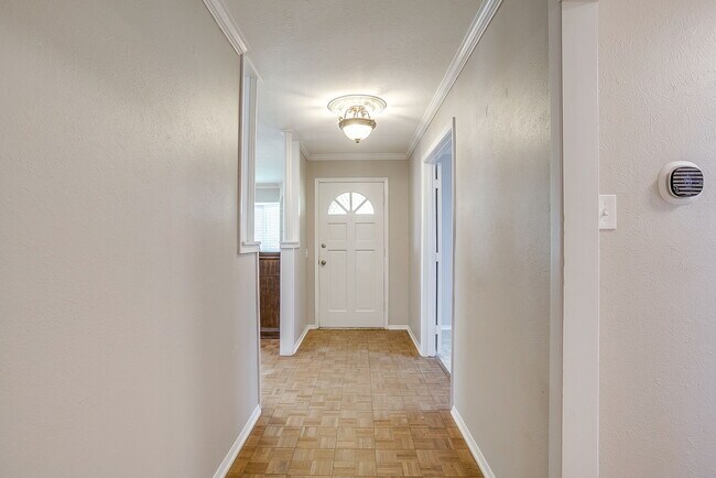 Foto del edificio - 1706 Larkspur Dr