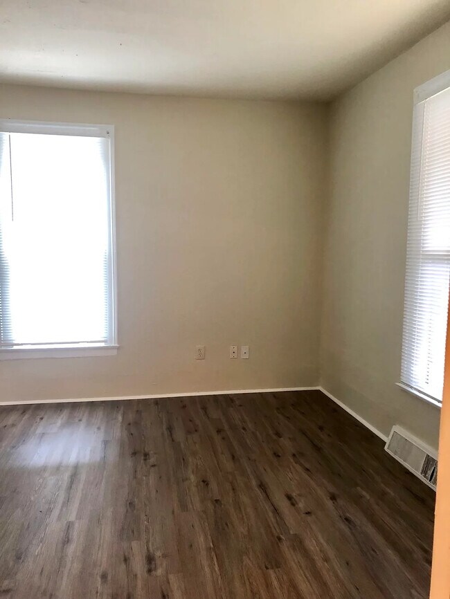 sala de estar - 117 Perrin St