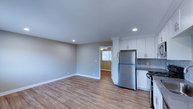 Foto del edificio - 318 E Fallbrook St