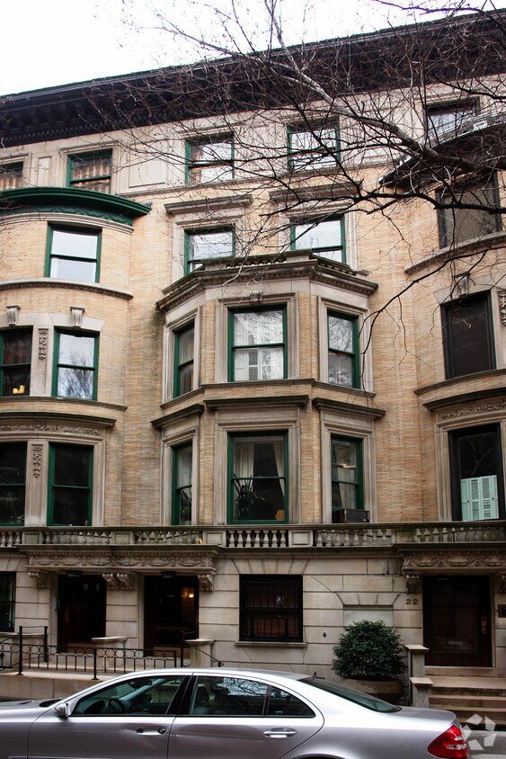 Primary Photo - 20 W 68th St