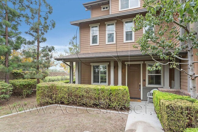 Foto del edificio - Beautiful 3 Bed/3.5 Bath Condo In Tustin!