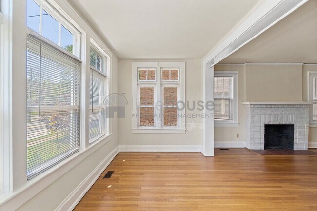 Foto del edificio - 1706 Hampton Blvd