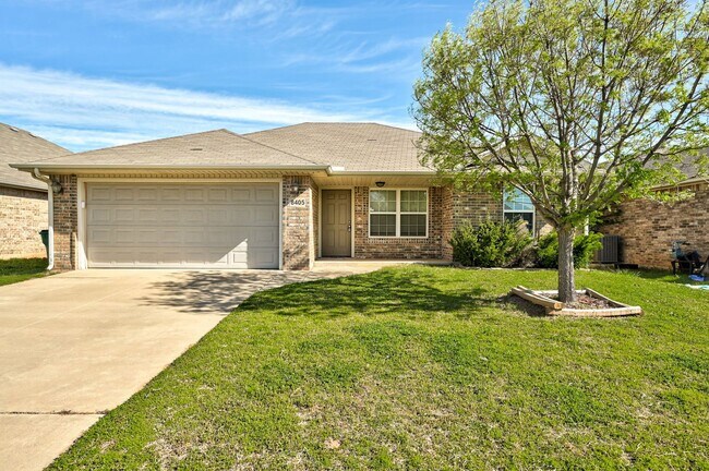Building Photo - Adorable, Well-Maintained, and Convenientl...