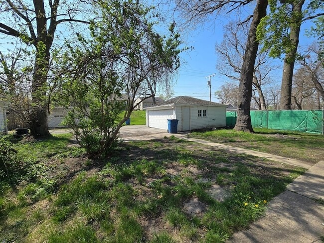 Building Photo - 4562 Johnson St