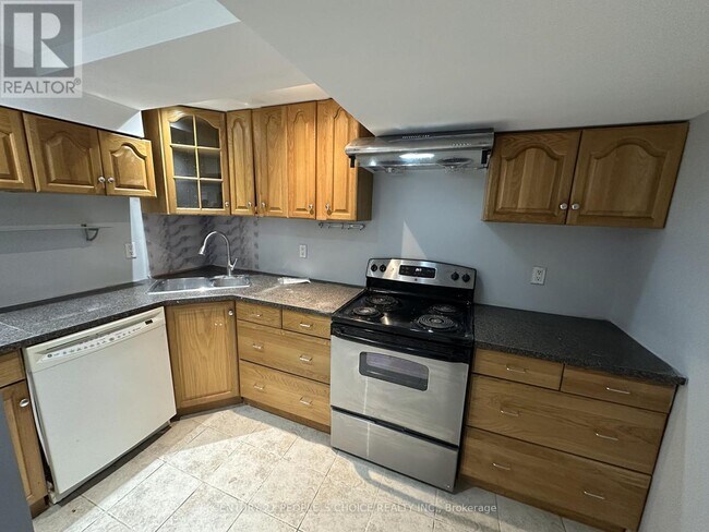 Building Photo - 2638 Sherhill Dr