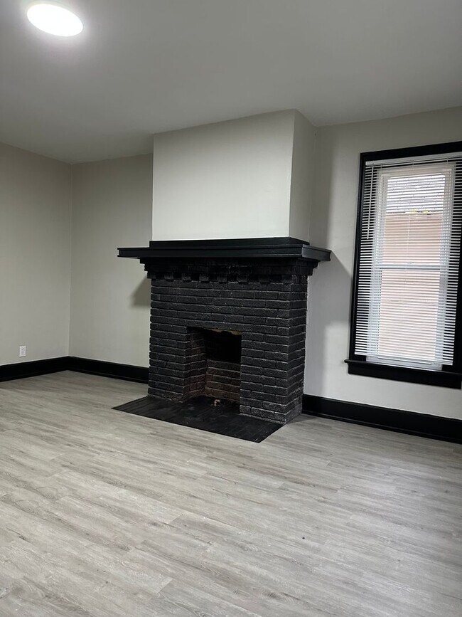 Foto del edificio - 98-100 N Hague Ave