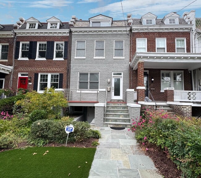 Beautiful 4 BR/3.5 BA Townhome in Cathedra... - Beautiful 4 BR/3.5 BA Townhome in Cathedra...