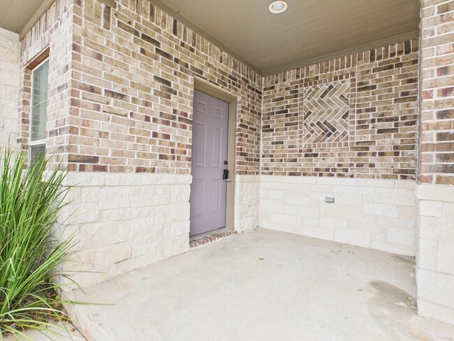 Photo - 4032 Golden Eagle Dr House