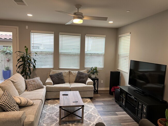 Foto del edificio - 1065 Sea Glass Wy