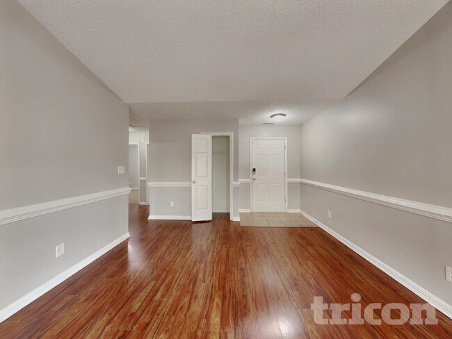 Foto del edificio - 4901 Farmview Dr