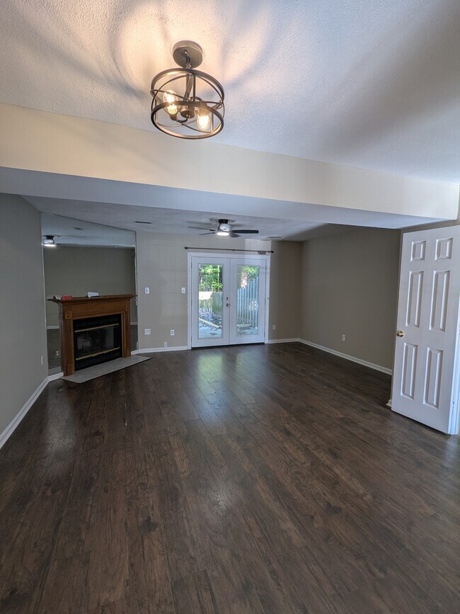 Photo - 105 Heather Way Townhome