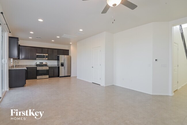 Foto del edificio - 2863 N Fair Oaks Ave