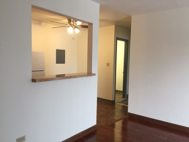 Foto del edificio - 1318 Cedarwood Dr