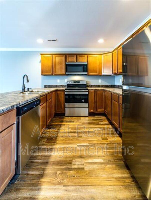 Building Photo - 919 Warrior Hill Dr