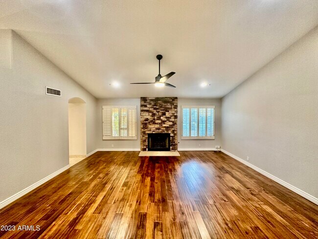 Building Photo - 9071 E Caribbean Ln
