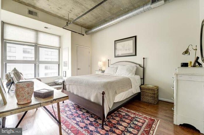 Foto del edificio - 1300 N St NW