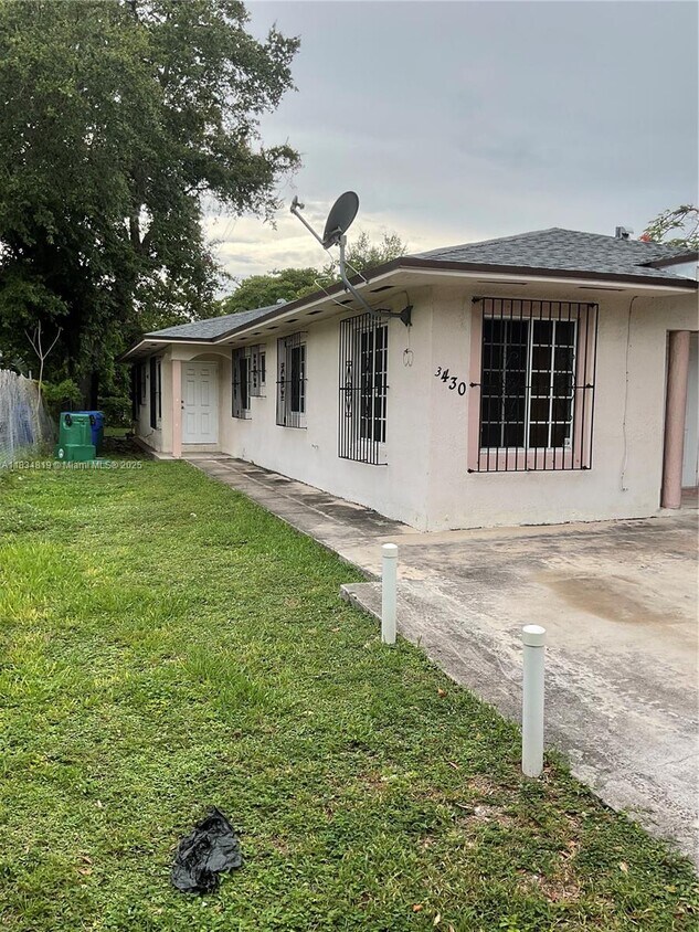 Building Photo - 3430 NW 10th Ave