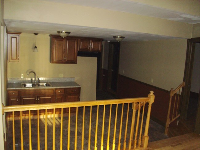 Building Photo - 217 W Tupper St