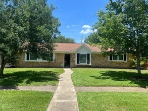 Building Photo - 5910 Dawnridge Dr