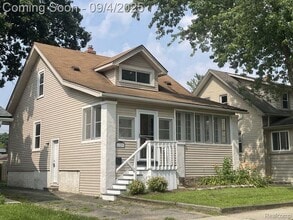 Building Photo - 627 Frederick St