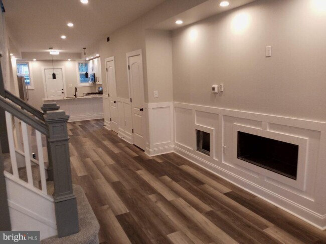 Building Photo - 719 Cator Ave