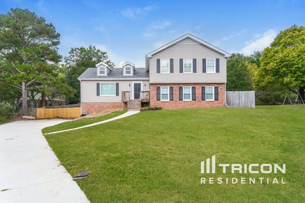 Foto principal - 2950 Summit Ridge