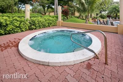 Foto principal - 3495 Pinewalk Dr N