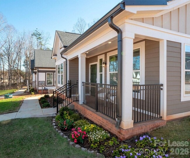 Foto del edificio - 1241 Columbia Cir