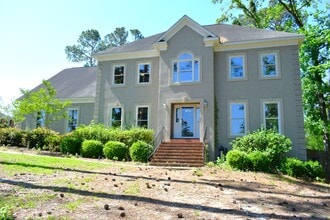 Building Photo - 4130 Knollcrest Cir N