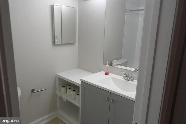 Building Photo - 762 Quince Orchard Blvd