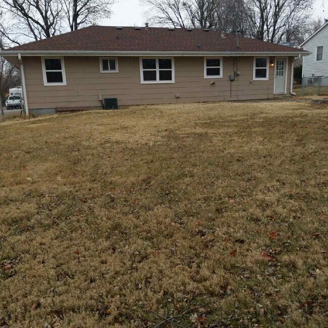 Foto del edificio - 110 Meadow Ln