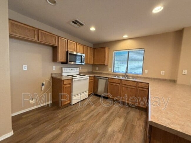 Foto del edificio - 3238 E Elgin St