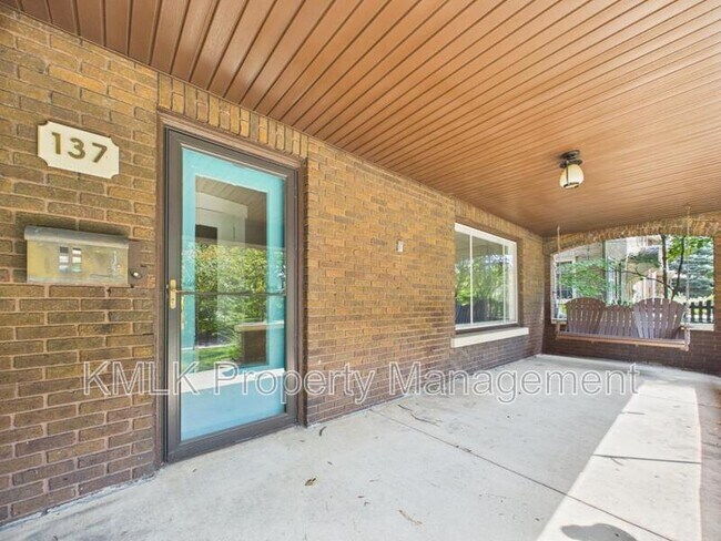 Foto del edificio - 137 Conger Ave