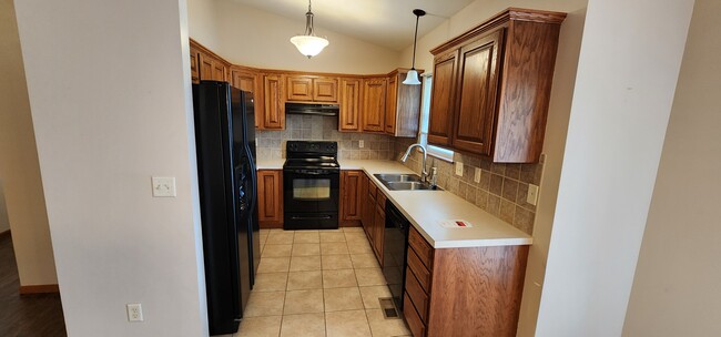 Foto del edificio - 712 Autumn Ridge Ct