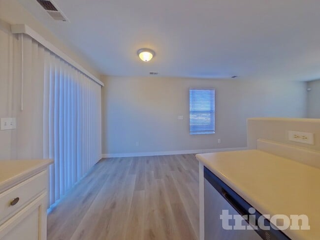 Building Photo - 10115 Hudson St